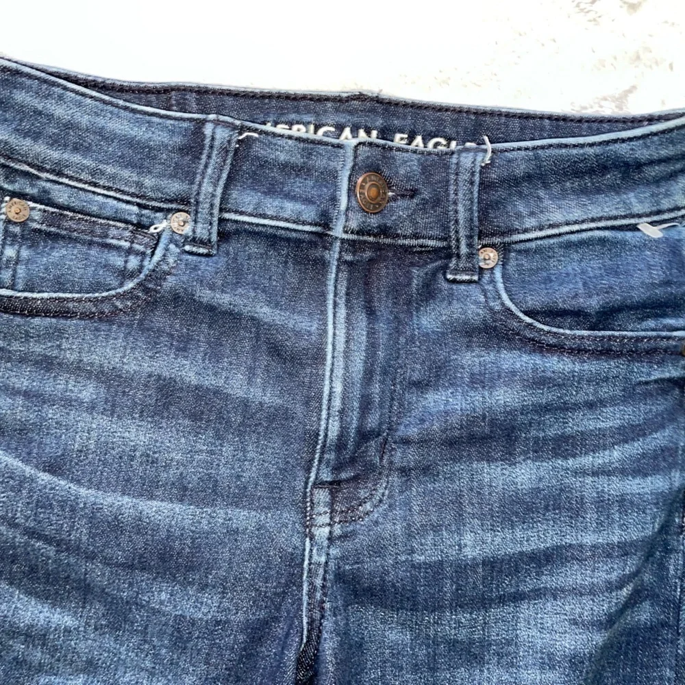American Eagle Outfitters Super Hi Rise Shortie Raw Hem Denim Jean Shorts size 4